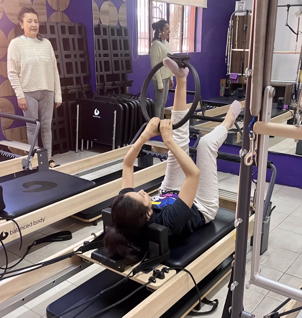 Sesión de Pilates terapéutico en reformer en Remind Coyoacán
